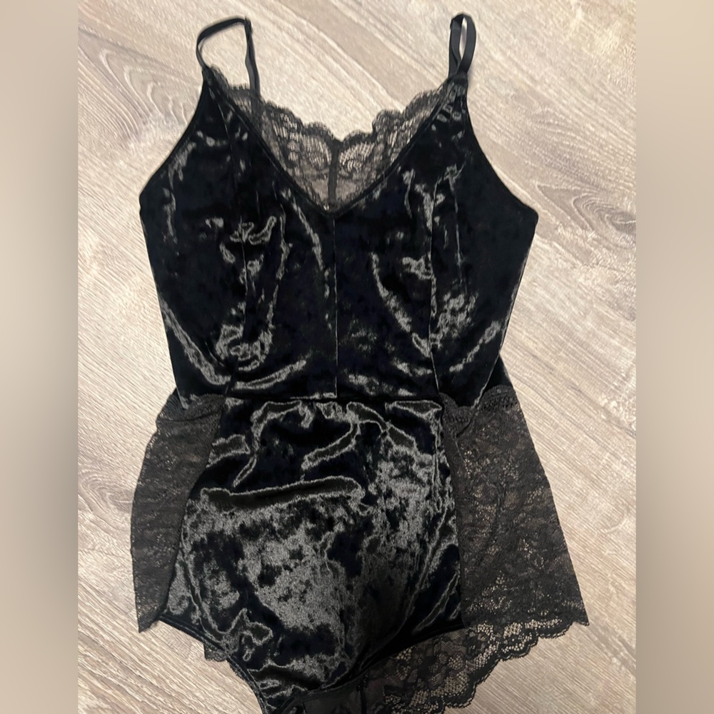 Forever21 Black Lace Crushed Velvet Bodysuit